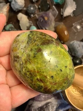 Large Green Opal, common , Reiki ,to meditate ,crystal collectors